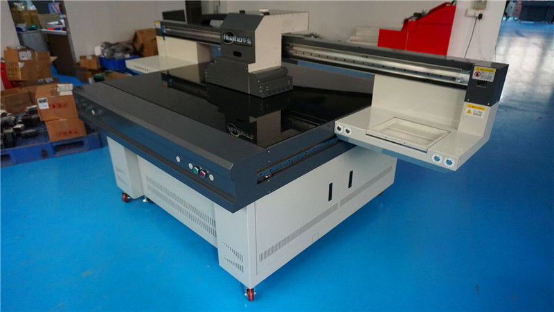 福田uv打印機(jī)多少錢(qián)一臺(tái)(圖1)